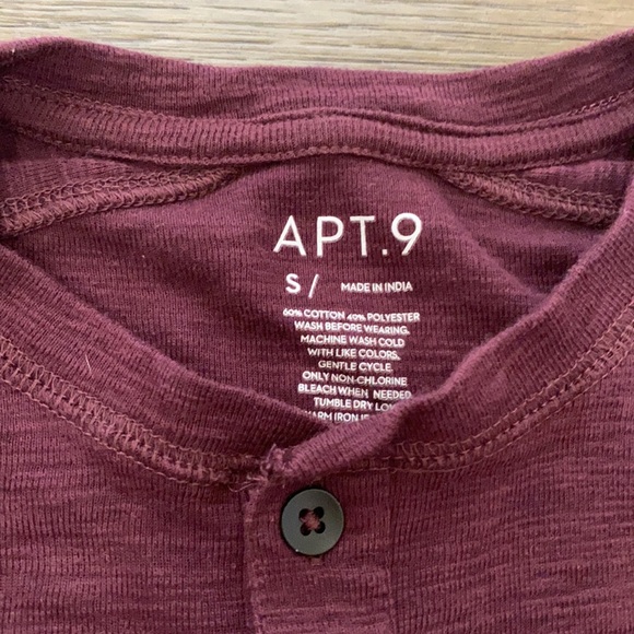 Maroon long sleeve Apt 9 men’s shirts size small - Picture 4 of 5